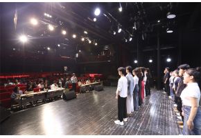 好看黄片舔女人骚逼里面操高三年级表演专业举行阶段考试